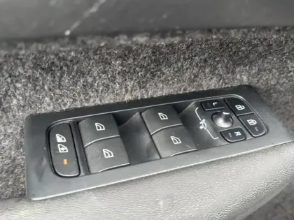 Photo 12 Volvo C40  Recharge 238 ch 1EDT