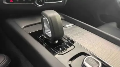 Photo 16 Volvo Xc60  B4 197 ch Geartronic 8