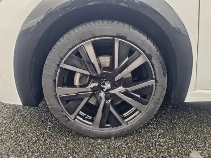 Photo 12 Peugeot 208  BlueHDi 100 S&S BVM6