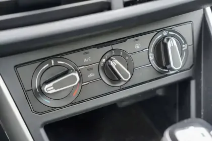 Photo 25 Volkswagen Polo  1.0 TSI 95 S&S DSG7