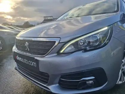 Photo 37 Peugeot 308  PureTech 110ch S&S BVM6