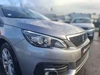 Photo 16 Peugeot 308  PureTech 110ch S&S BVM6