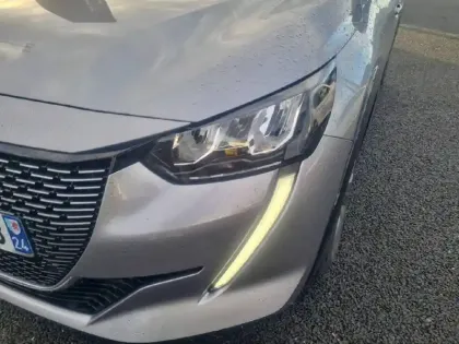 Photo 15 Peugeot 208  Electrique 50 kWh 136ch