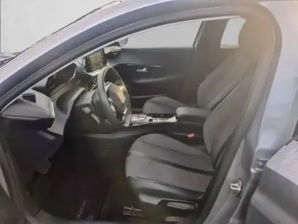 Photo 32 Peugeot 208  Electrique 50 kWh 136ch