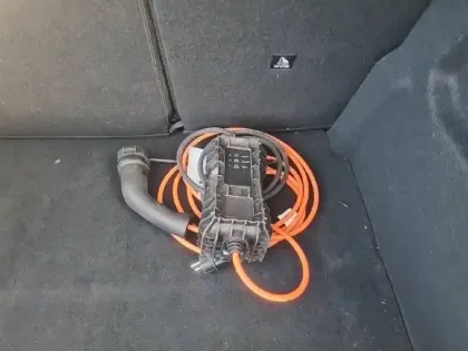 Photo 21 Peugeot 208  Electrique 50 kWh 136ch