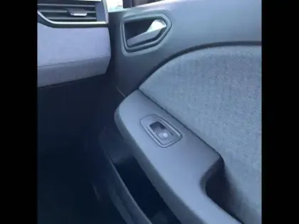 Photo 35 Renault Clio  E-Tech full hybrid 145