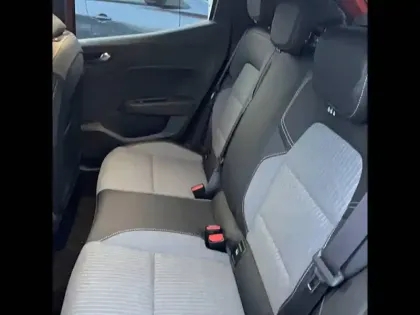 Photo 19 Renault Clio  E-Tech full hybrid 145