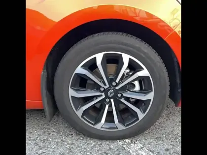 Photo 7 Renault Clio  E-Tech full hybrid 145