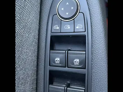 Photo 12 Renault Clio  E-Tech full hybrid 145