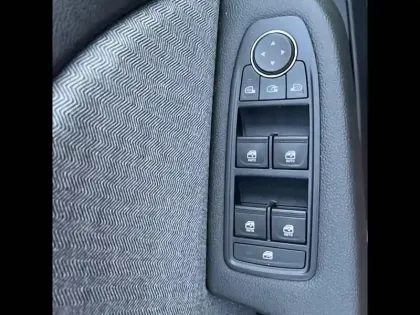 Photo 11 Renault Clio  E-Tech full hybrid 145