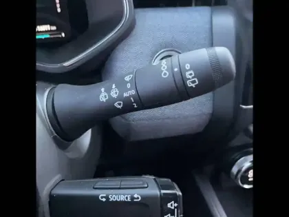 Photo 31 Renault Clio  E-Tech full hybrid 145