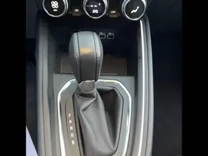 Photo 18 Renault Clio  E-Tech full hybrid 145