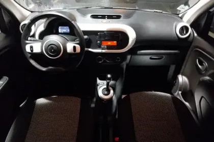 Photo 8 Renault Twingo  III E-Tech