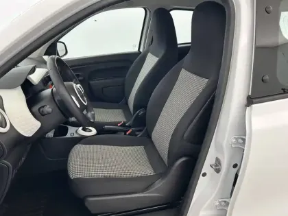 Photo 8 Renault Twingo  III E-Tech