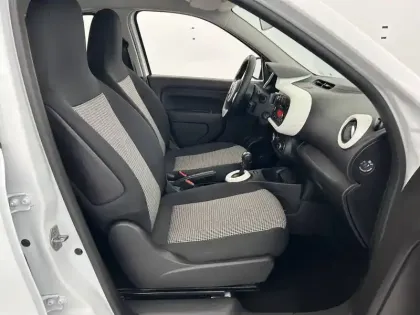 Photo 13 Renault Twingo  III E-Tech