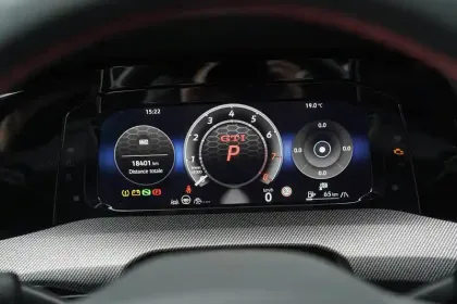 Photo 25 Volkswagen Golf Gén. VIII Ph2 GTI 5