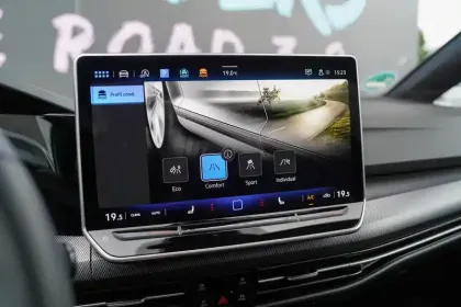 Photo 29 Volkswagen Golf Gén. VIII Ph2 GTI 5