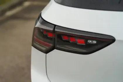 Photo 6 Volkswagen Golf Gén. VIII Ph2 GTI 5