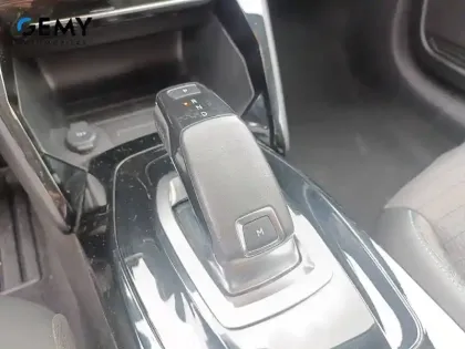 Photo 23 Peugeot 208  PureTech 100 S&S EAT8