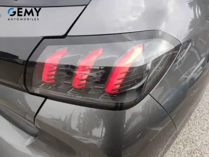 Photo 18 Peugeot 208  PureTech 100 S&S EAT8