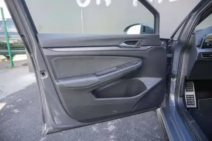 Photo 14 Volkswagen Golf  1.5 eTSI EVO2 150 DSG7