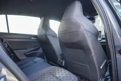 Photo 11 Volkswagen Golf  1.5 eTSI EVO2 150 DSG7