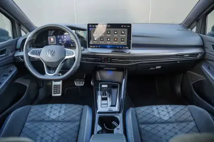 Photo 19 Volkswagen Golf  1.5 eTSI EVO2 150 DSG7