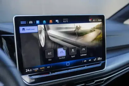 Photo 30 Volkswagen Golf  1.5 eTSI EVO2 150 DSG7