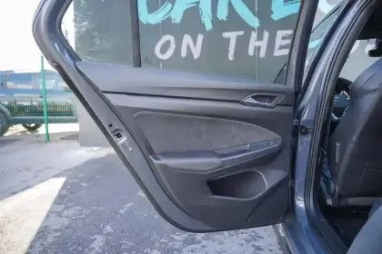 Photo 17 Volkswagen Golf  1.5 eTSI EVO2 150 DSG7