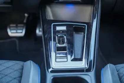 Photo 21 Volkswagen Golf  1.5 eTSI EVO2 150 DSG7