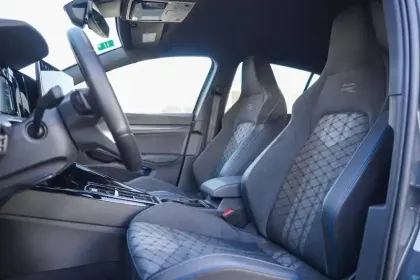 Photo 16 Volkswagen Golf  1.5 eTSI EVO2 150 DSG7