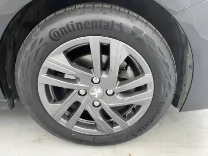 Photo 17 Peugeot 208  PureTech 100 S&S BVM6