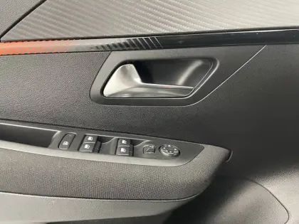 Photo 27 Peugeot 208  PureTech 100 S&S BVM6