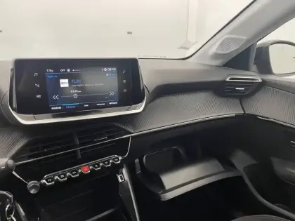 Photo 90 Peugeot 208  PureTech 100 S&S BVM6