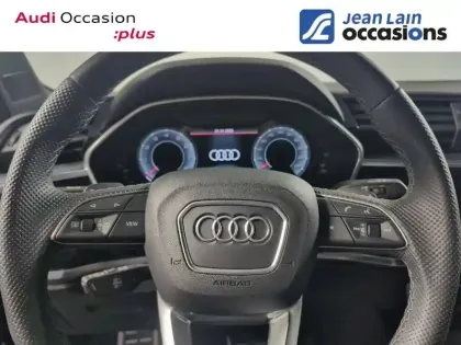 Photo 12 Audi Q3  35 TFSI 150 ch S tronic 7
