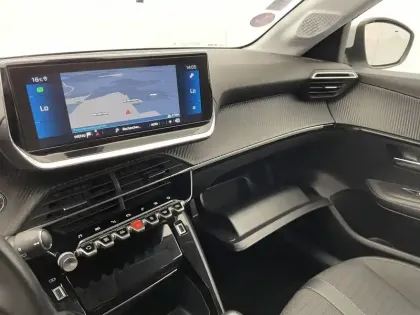 Photo 27 Peugeot 208  PureTech 100 S&S BVM6