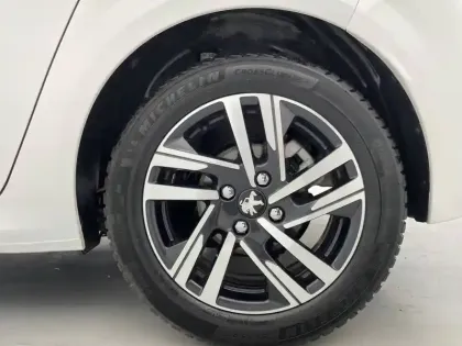 Photo 15 Peugeot 208  PureTech 100 S&S BVM6