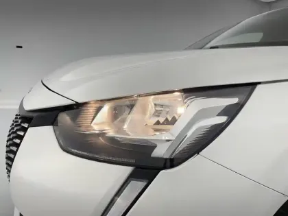 Photo 30 Peugeot 208  PureTech 100 S&S BVM6