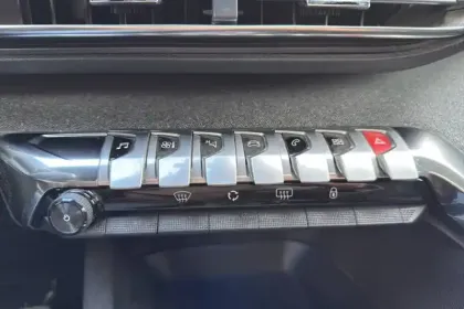 Photo 94 Peugeot 3008  BlueHDi 130ch S&S EAT8