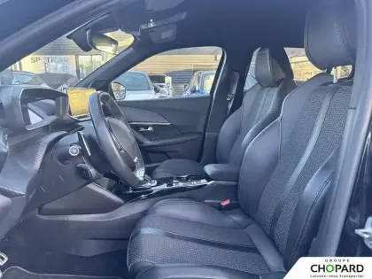 Photo 68 Peugeot 2008  PureTech 130 S&S EAT8