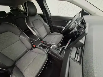 Photo 27 Renault Captur  Blue dCi 115 EDC