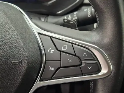 Photo 36 Renault Captur  Blue dCi 115 EDC