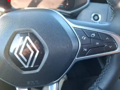 Photo 22 Renault Clio  E-Tech full hybrid 145