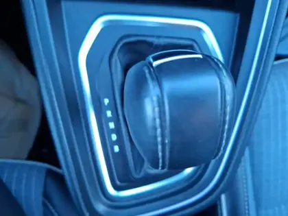 Photo 33 Renault Clio  E-Tech full hybrid 145