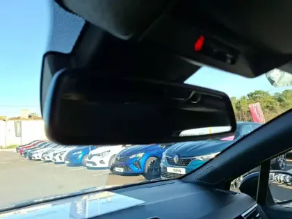 Photo 37 Renault Clio  E-Tech full hybrid 145