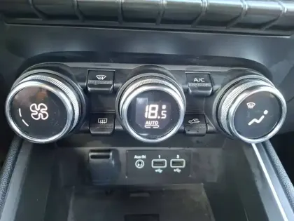 Photo 31 Renault Clio  E-Tech full hybrid 145