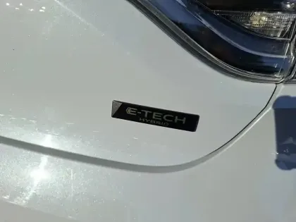 Photo 6 Renault Clio  E-Tech full hybrid 145