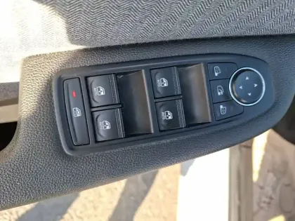 Photo 18 Renault Clio  E-Tech full hybrid 145