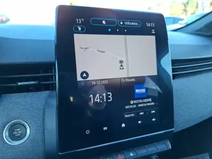 Photo 27 Renault Clio  E-Tech full hybrid 145