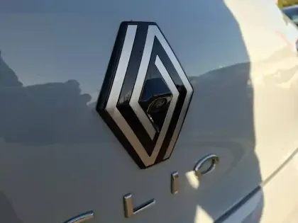 Photo 5 Renault Clio  E-Tech full hybrid 145